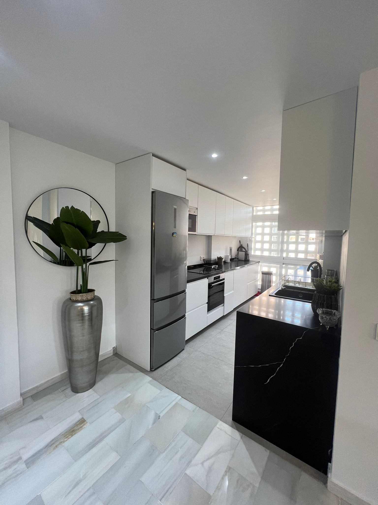 Ground Floor Apartment 2 Bedrooms 4 Bathrooms in Marbella