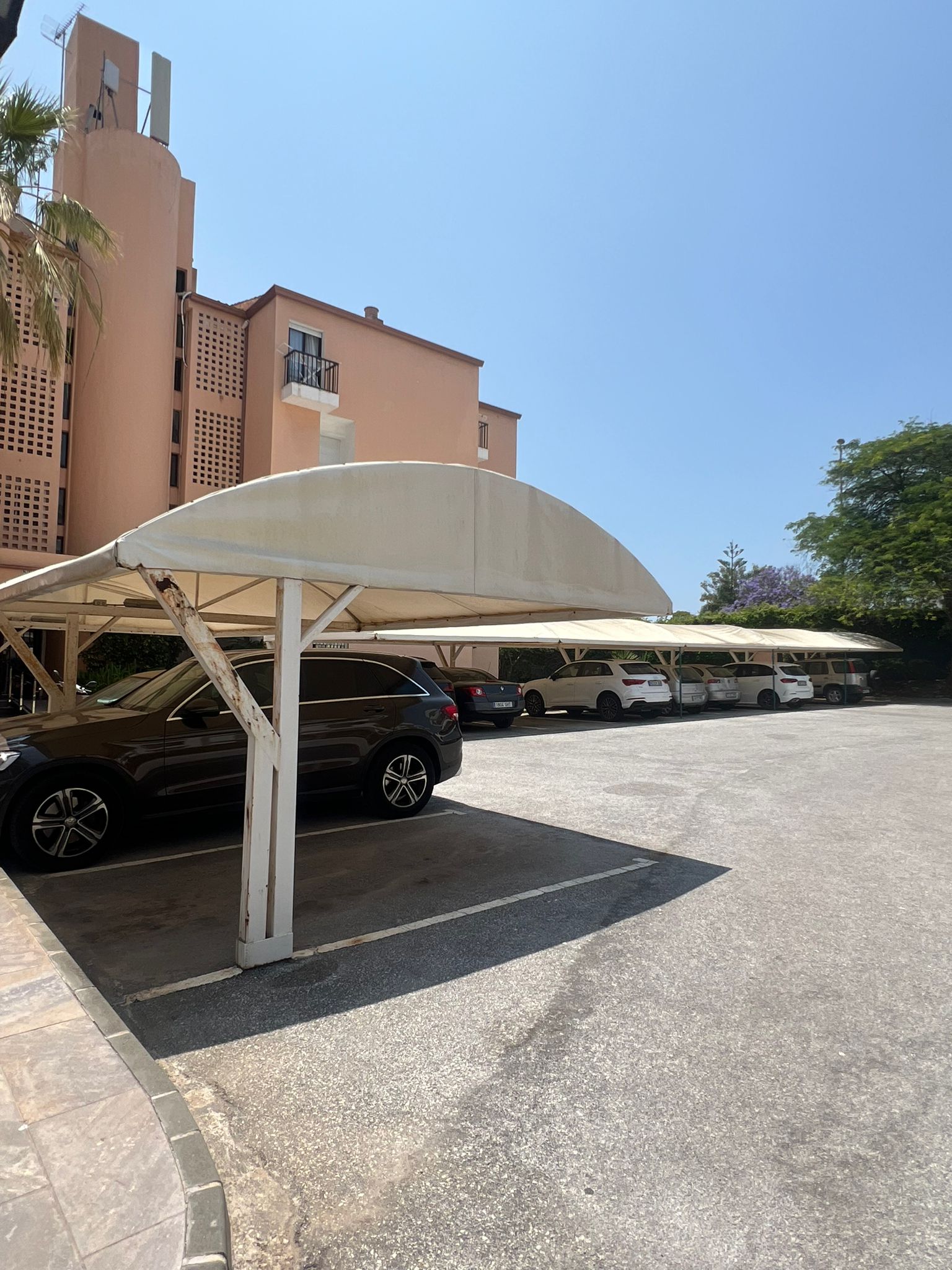 Ground Floor Apartment 2 Bedrooms 4 Bathrooms in Marbella