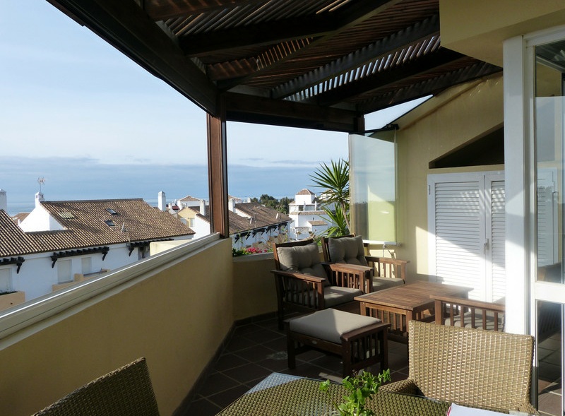 Elegant Sea View Duplex Penthouse in Bahía de Marbella