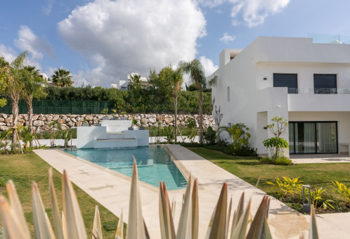 Beautiful Semi-Detached House in Nueva Andalucía