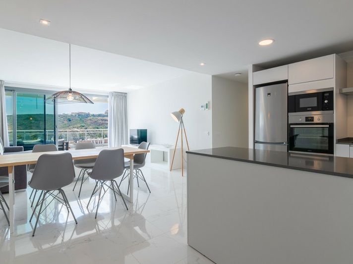 Stylish Penthouse with Sunset Views in Casares Golf