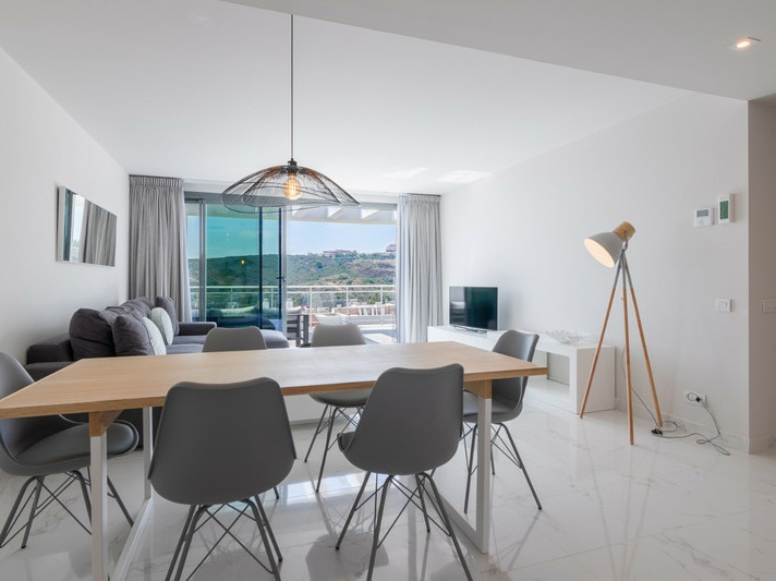 Stylish Penthouse with Sunset Views in Casares Golf