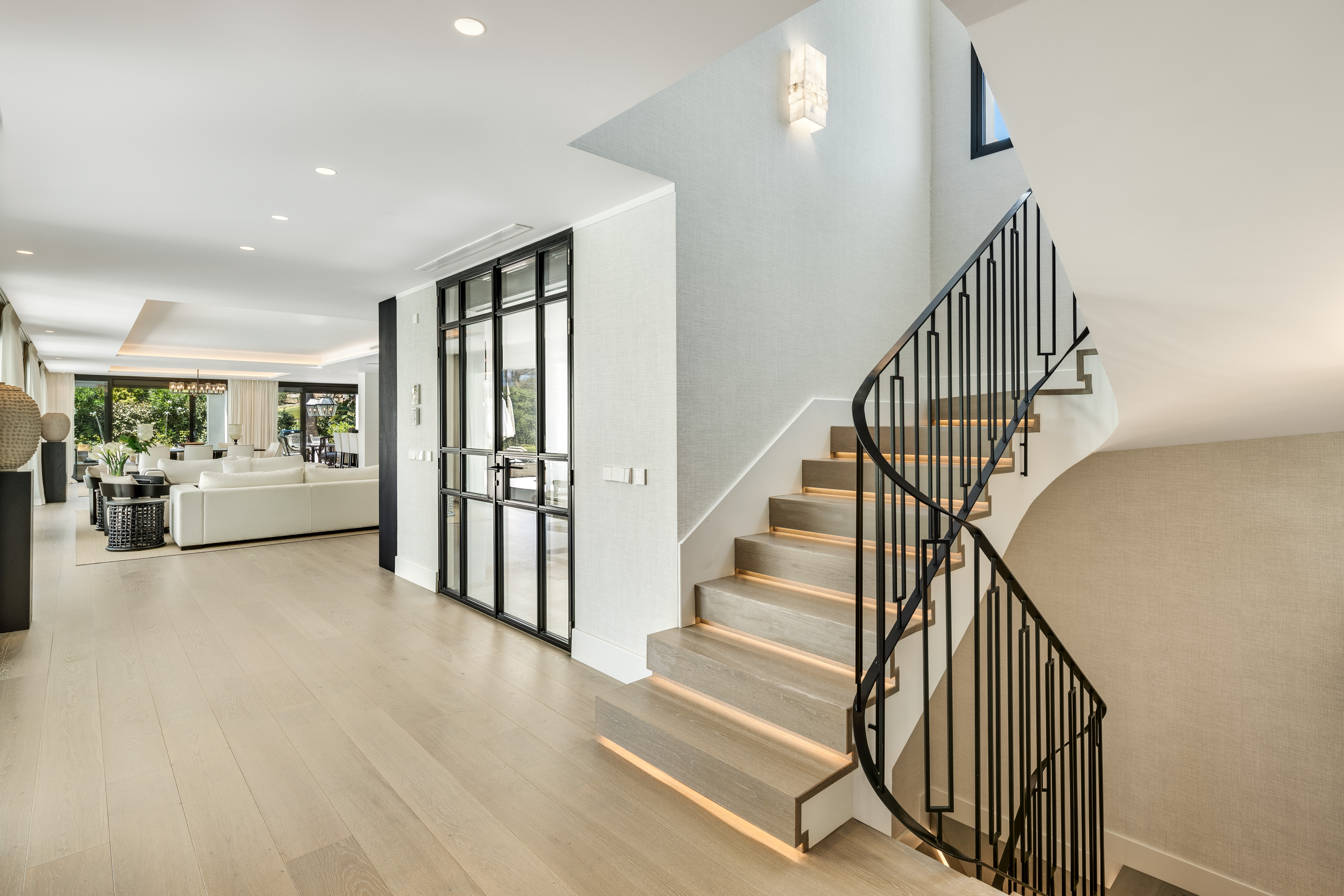 Timeless Elegance with Modern Luxury in Nueva Andalucía, Marbella