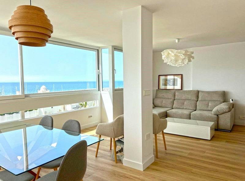 Furnished Apartment by Marbella’s Seafront with Exceptional Communal Areas