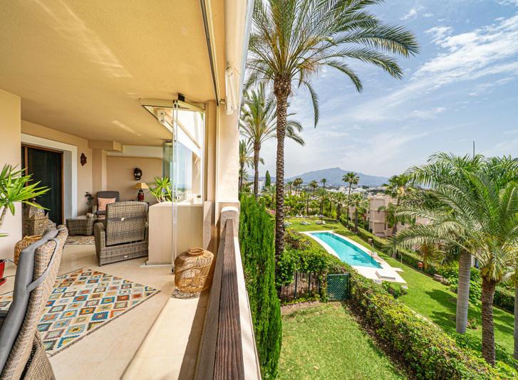 Elegant Ground Floor Apartment Near the Beach in Estepona