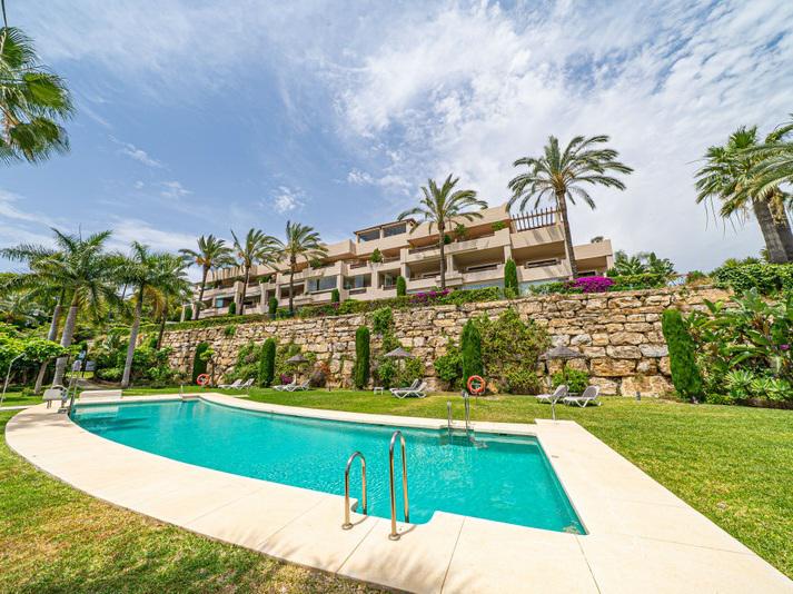 Elegant Ground Floor Apartment Near the Beach in Estepona