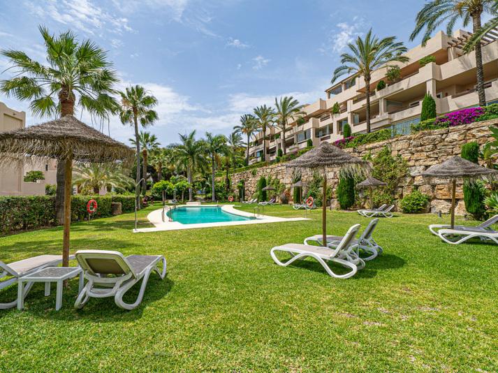 Elegant Ground Floor Apartment Near the Beach in Estepona