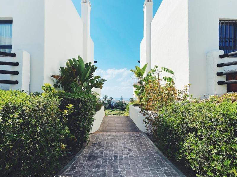 Stylish Duplex Penthouse with Panoramic Sea Views in Estepona