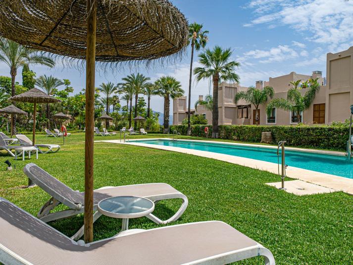 Elegant Ground Floor Apartment Near the Beach in Estepona