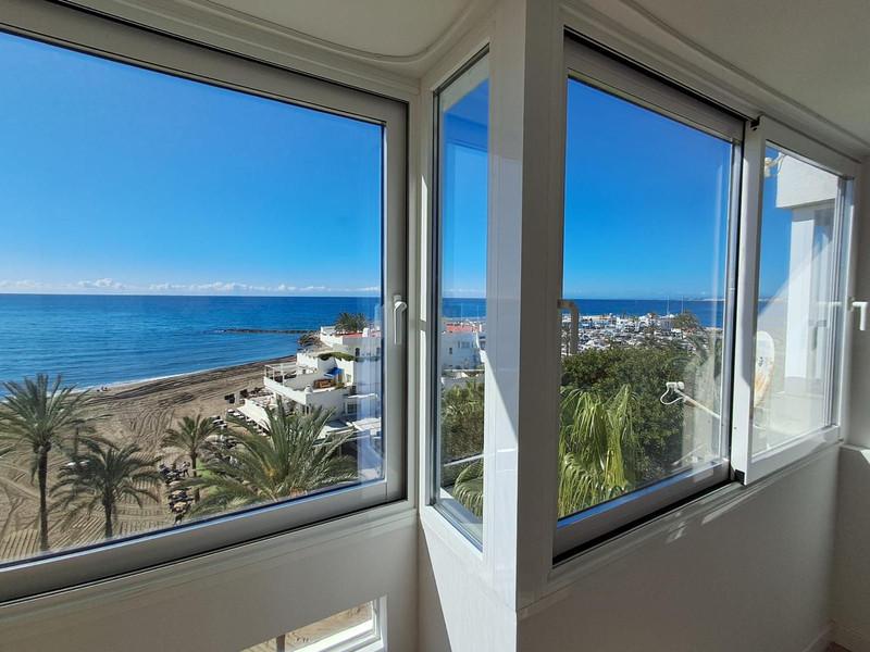 Furnished Apartment by Marbella’s Seafront with Exceptional Communal Areas