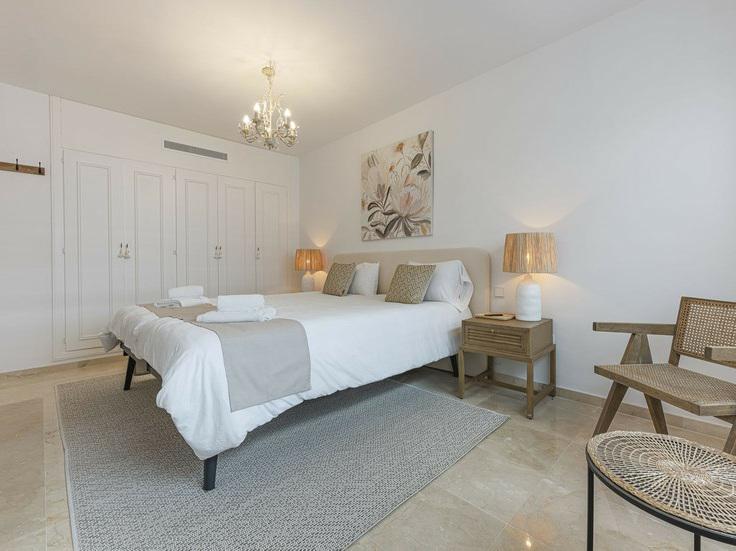 Elegant 3-Bedroom Duplex with Large Terrace – Las Lomas del Marbella Club, Golden Mile