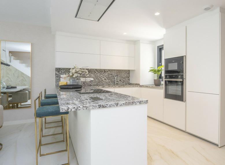 Nueva Andalucía Gem: Brand New Townhouse in Marein Village!