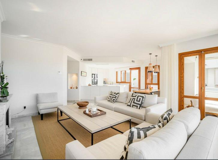 Middle Floor Apartment 2 Bedrooms 2 Bathrooms in Nueva Andalucía