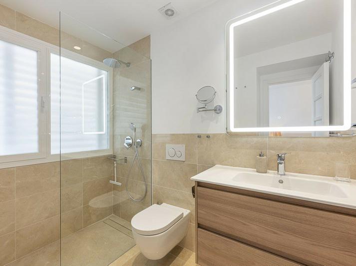 Elegant 3-Bedroom Duplex with Large Terrace – Las Lomas del Marbella Club, Golden Mile