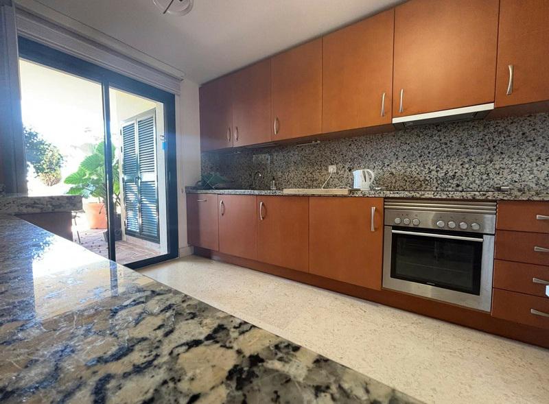 Modern Apartment with Golf Views and Resort Amenities in Benahavís