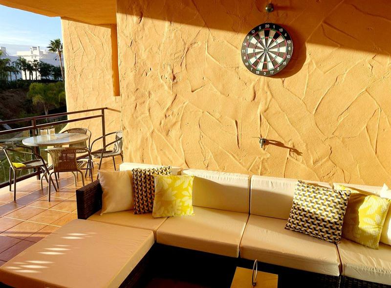 Stylish Apartment with Golf, Sea and Mountain Views in Calanova, Mijas Costa