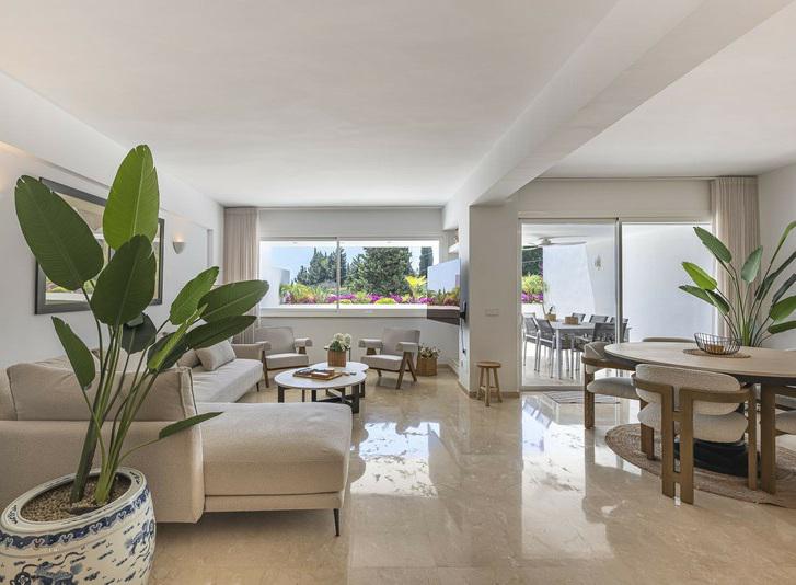 Elegant 3-Bedroom Duplex with Large Terrace – Las Lomas del Marbella Club, Golden Mile