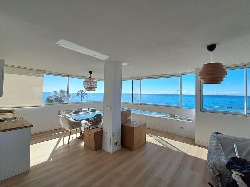 Furnished Apartment by Marbella’s Seafront with Exceptional Communal Areas