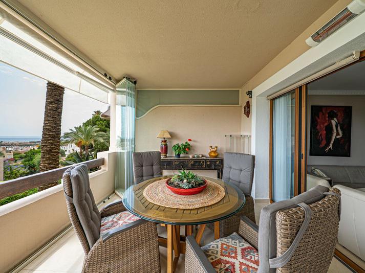 Elegant Ground Floor Apartment Near the Beach in Estepona