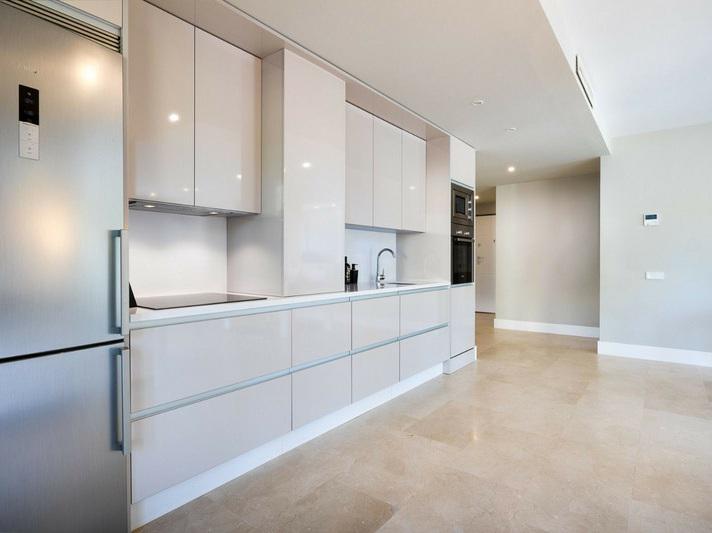 Spacious Ground Floor Apartment with Huge Terrace and Jacuzzi – Ocean Hills, Estepona