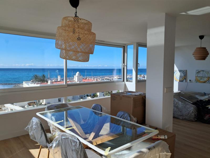 Furnished Apartment by Marbella’s Seafront with Exceptional Communal Areas