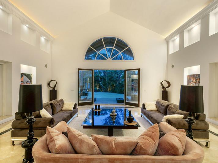 Impressive Contemporary Villa with Spectacular Views in Nueva Andalucía