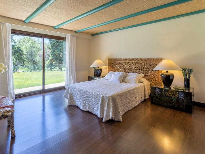 Spectacular Frontline Golf Villa with Private Pool in Río Real