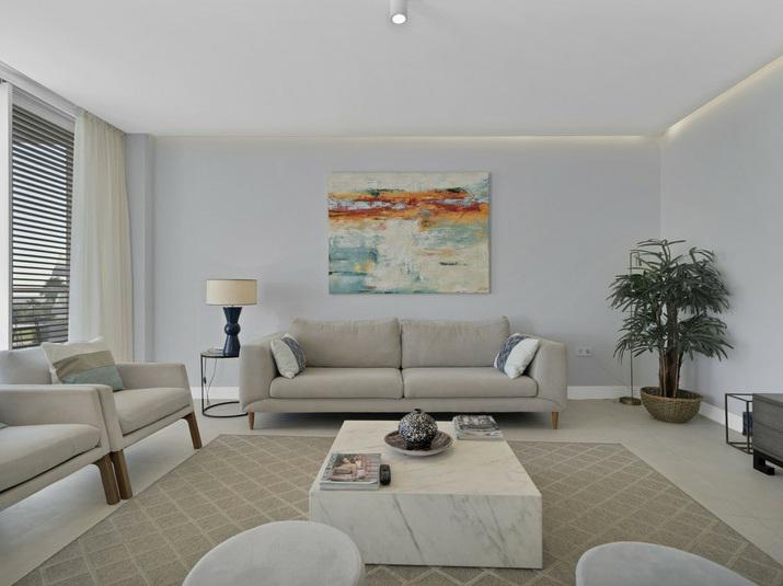 Luxury Beachfront Apartment with Panoramic Views and Top-Class Amenities – Estepona