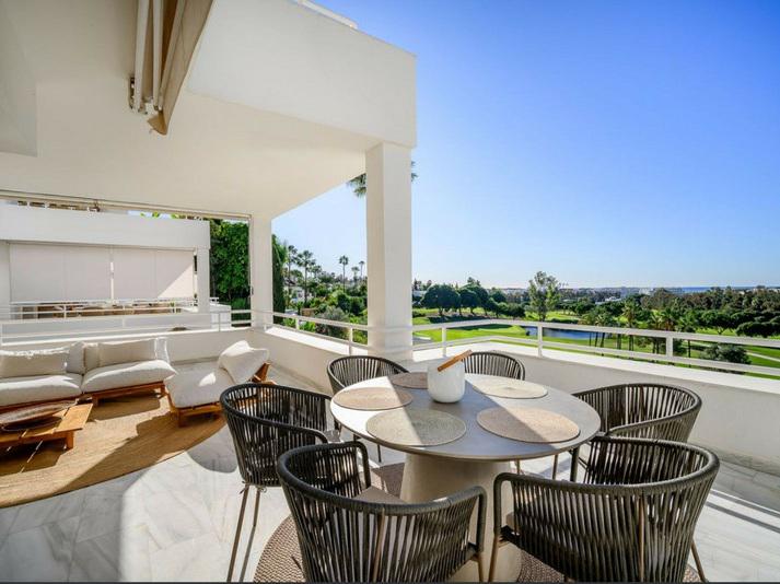 Middle Floor Apartment 2 Bedrooms 2 Bathrooms in Nueva Andalucía