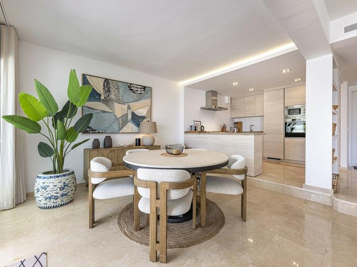 Elegant 3-Bedroom Duplex with Large Terrace – Las Lomas del Marbella Club, Golden Mile
