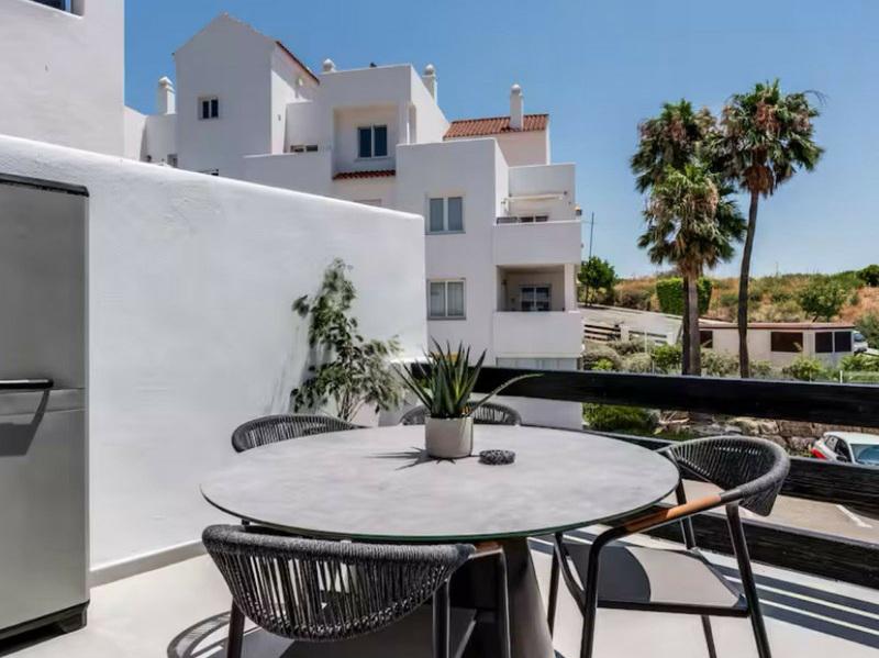 Valle Romano Gem: Renovated Apartment with Golf & Mountain Views!