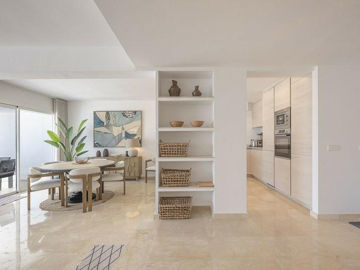 Elegant 3-Bedroom Duplex with Large Terrace – Las Lomas del Marbella Club, Golden Mile
