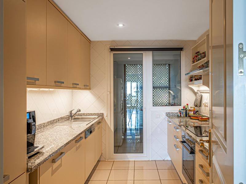 Elegant Ground Floor Apartment Near the Beach in Estepona