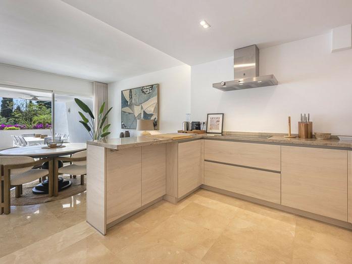 Elegant 3-Bedroom Duplex with Large Terrace – Las Lomas del Marbella Club, Golden Mile