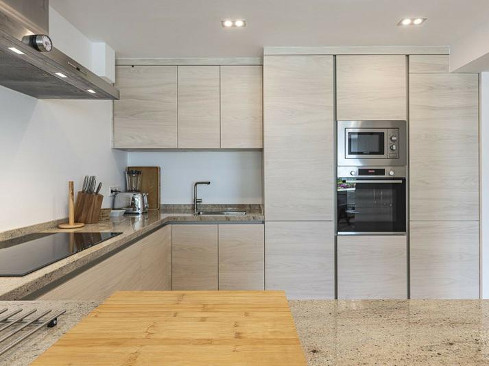 Elegant 3-Bedroom Duplex with Large Terrace – Las Lomas del Marbella Club, Golden Mile