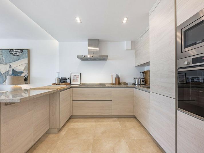 Elegant 3-Bedroom Duplex with Large Terrace – Las Lomas del Marbella Club, Golden Mile