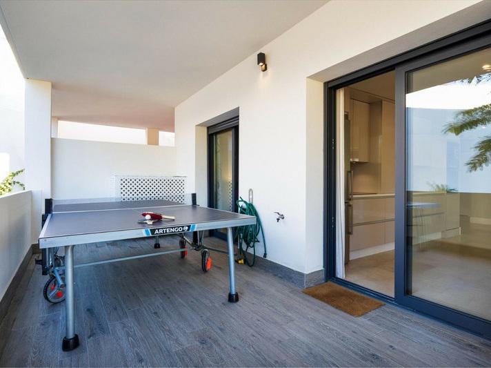 Spacious Ground Floor Apartment with Huge Terrace and Jacuzzi – Ocean Hills, Estepona