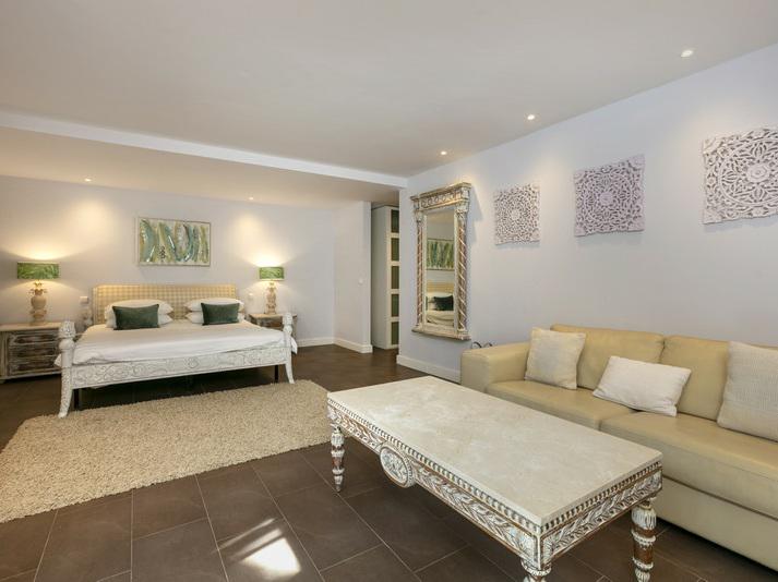 Impressive Contemporary Villa with Spectacular Views in Nueva Andalucía