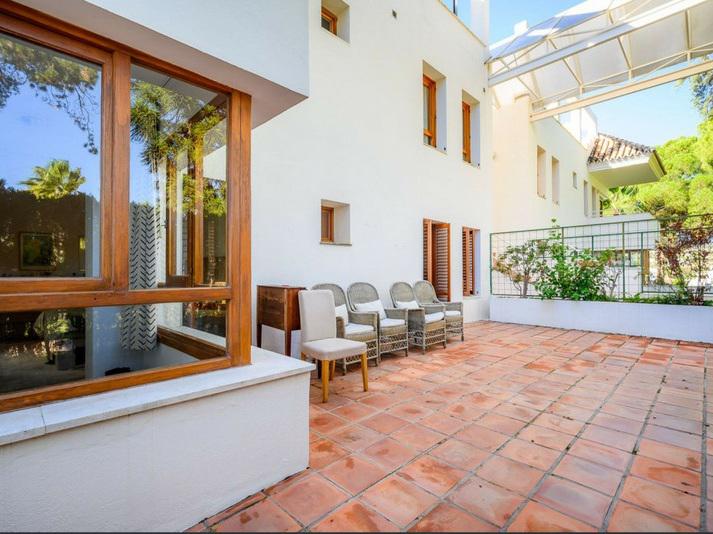 Middle Floor Apartment 2 Bedrooms 2 Bathrooms in Nueva Andalucía