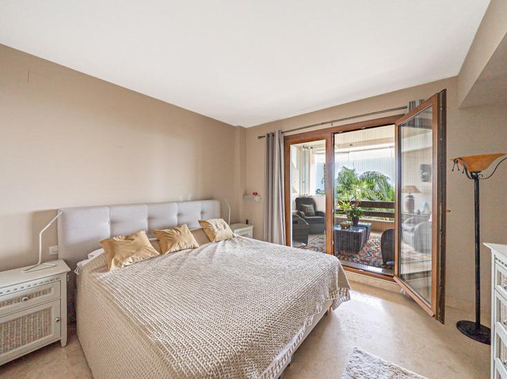 Elegant Ground Floor Apartment Near the Beach in Estepona