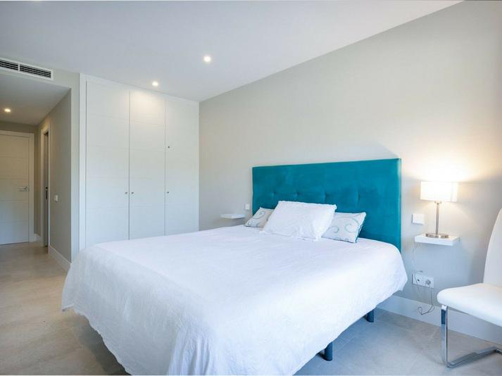 Spacious Ground Floor Apartment with Huge Terrace and Jacuzzi – Ocean Hills, Estepona