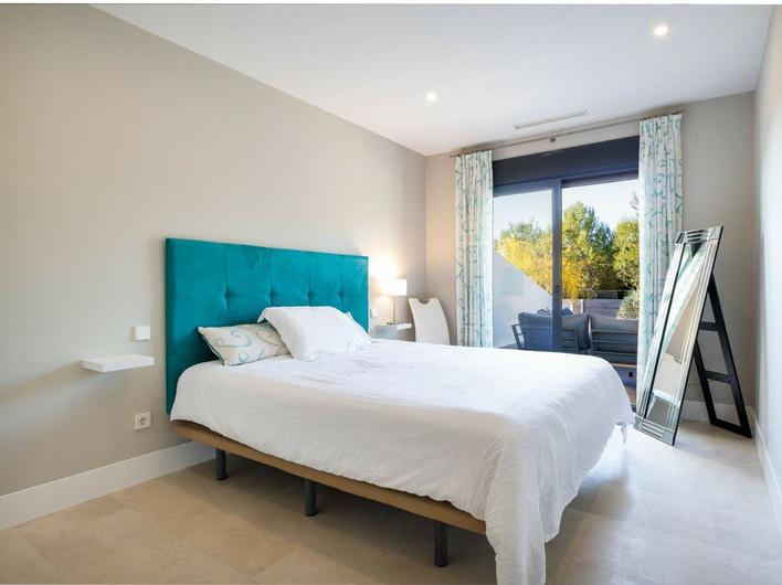 Spacious Ground Floor Apartment with Huge Terrace and Jacuzzi – Ocean Hills, Estepona