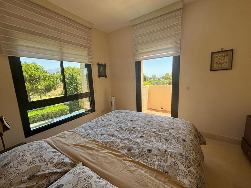 Modern Apartment with Golf Views and Resort Amenities in Benahavís