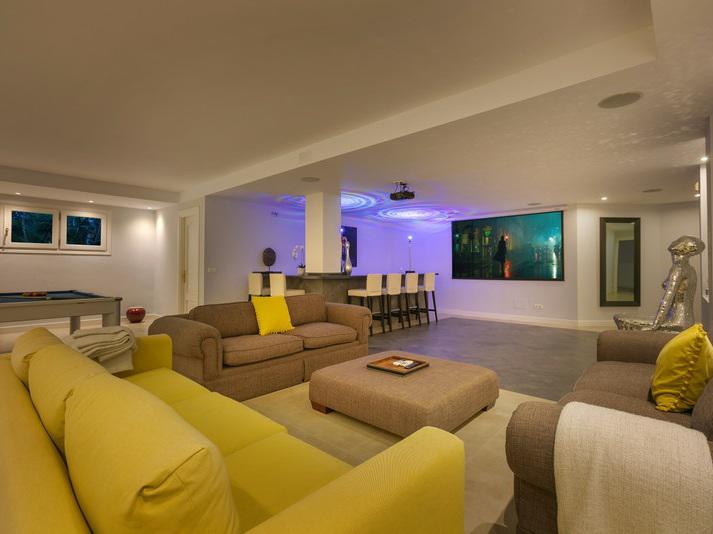 Impressive Contemporary Villa with Spectacular Views in Nueva Andalucía