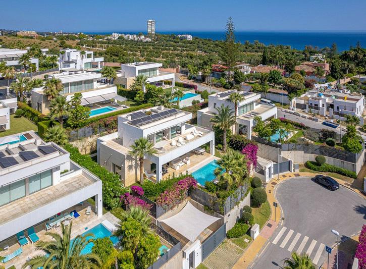 Elegant Villa with Heated Pool and Sea Views – Marbella