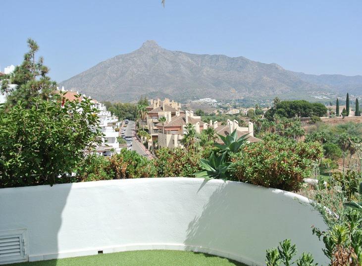 Penthouse with Sea Views – Ancon Sierra, Golden Mile
