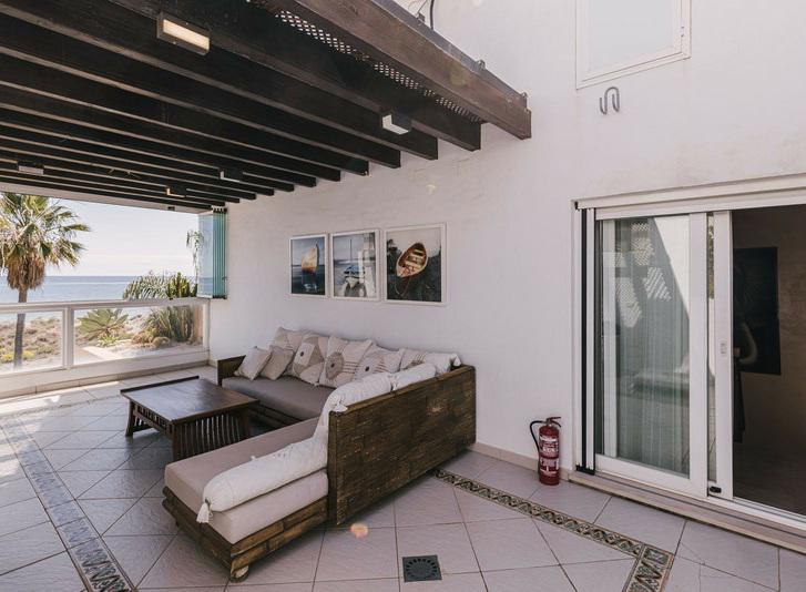 Beachfront Townhouse with Direct Access to the Sea – Bahía de Marbella