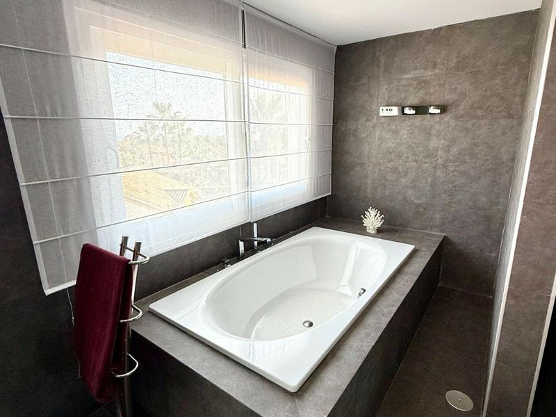Luxury Villa with Heated Pool and Panoramic Views – Nueva Atalaya, Benahavís