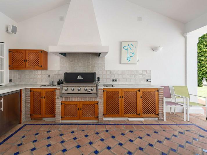Elegant Villa with Private Pool – Guadalmina Alta, Marbella