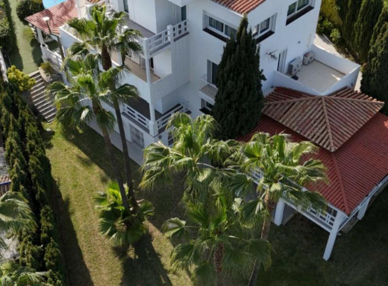 Luxury Villa with Heated Pool and Panoramic Views – Nueva Atalaya, Benahavís